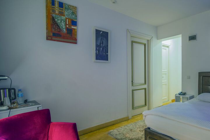 Room 78 of 99