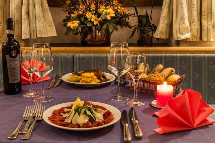 Dining 44 of 60