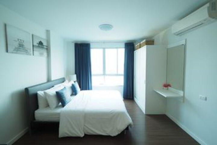 Room 7 of 32