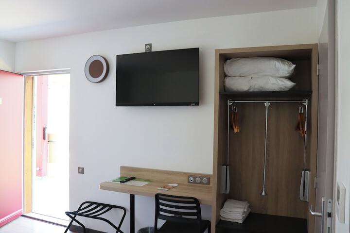 Room 13 of 45