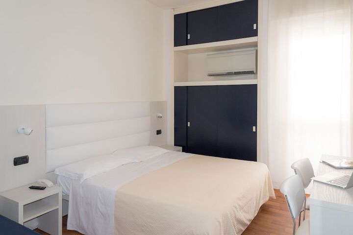 Room 5 of 63