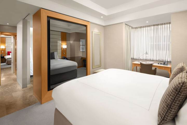 Room 46 of 112