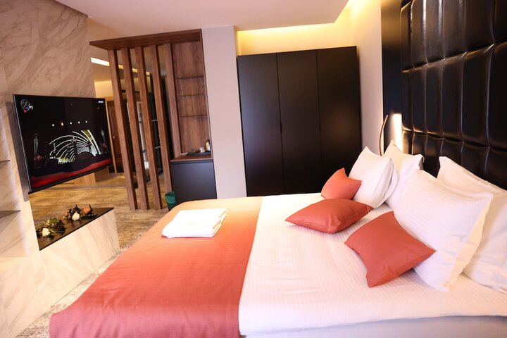 Room 36 of 84