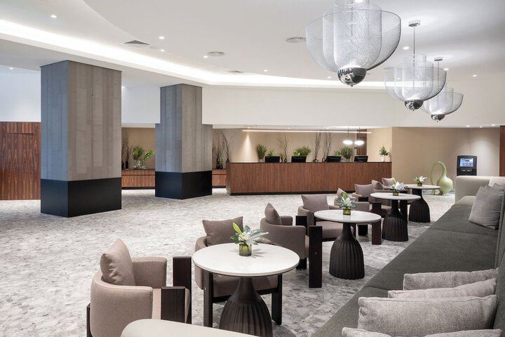 Entrance & Lobby