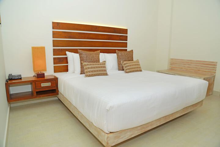 Room 11 of 21