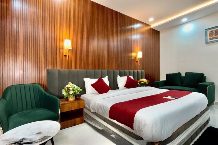 Room 9 of 22