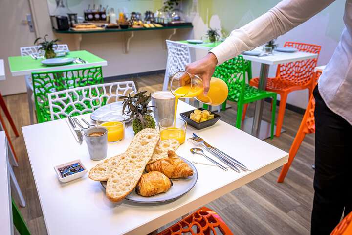 Breakfast/Coffee Service 50 of 74