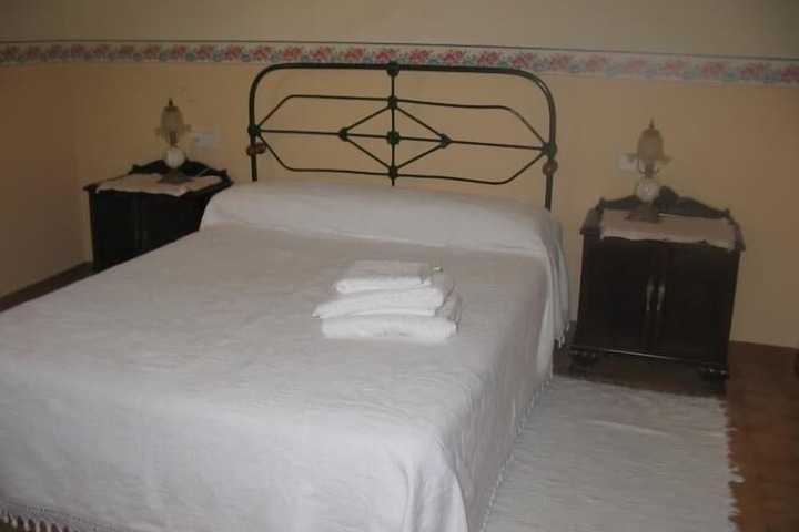 Room 5 of 11