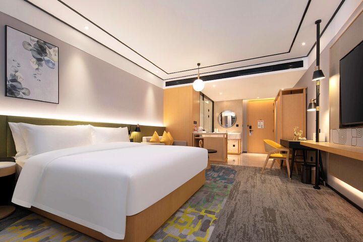 Room 27 of 46