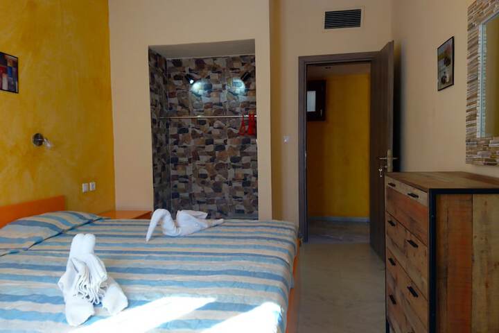 Room 7 of 53