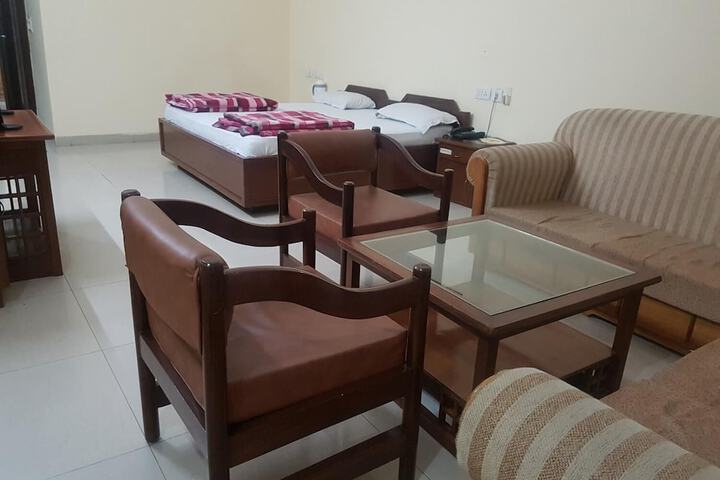 Room 14 of 30