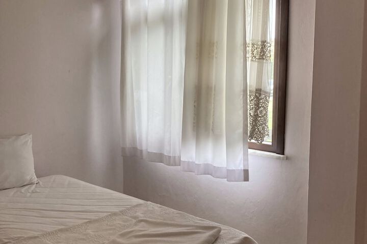 Room 8 of 25