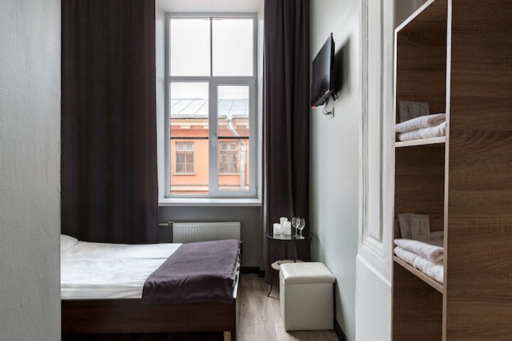 Room 15 of 30