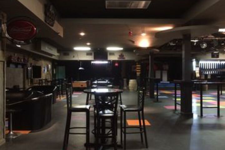 Entertainment 17 of 25