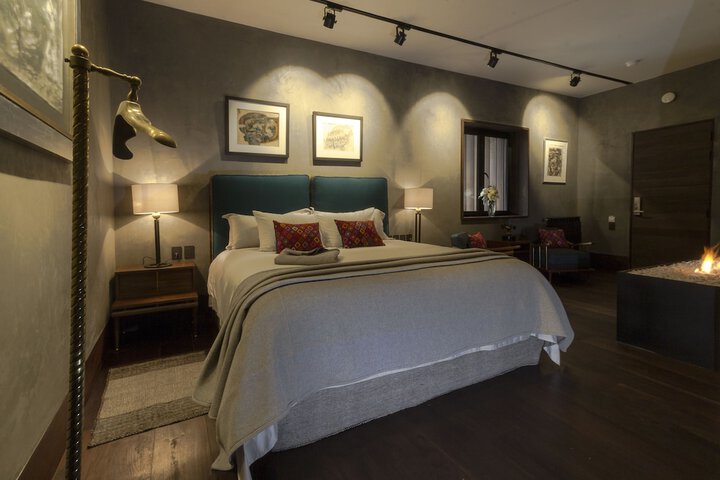 Room 2 of 52