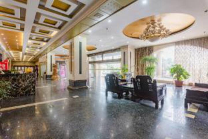 Roman Holiday Hotel