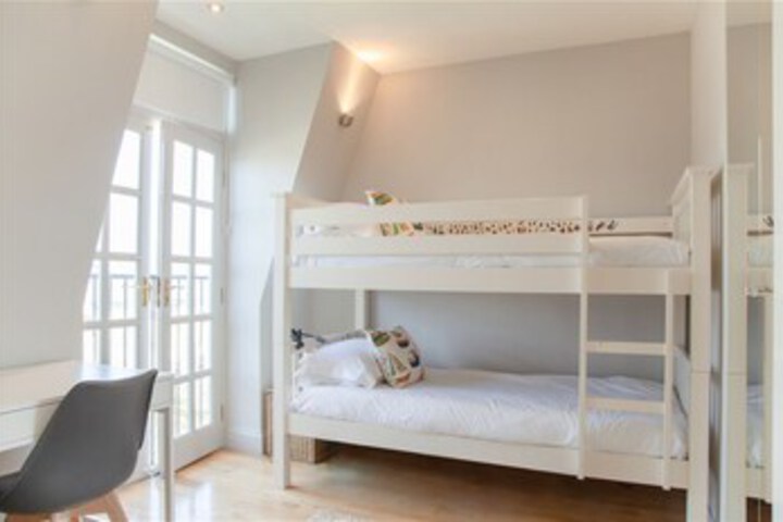 Room 15 of 26