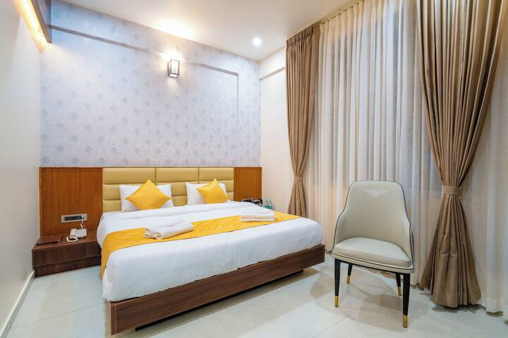 Room 9 of 19