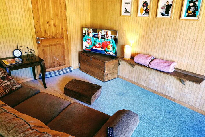 Room 4 of 6