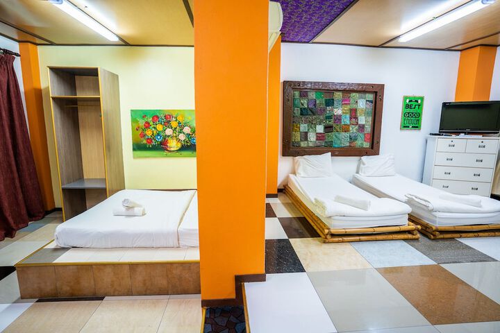 Room 63 of 195