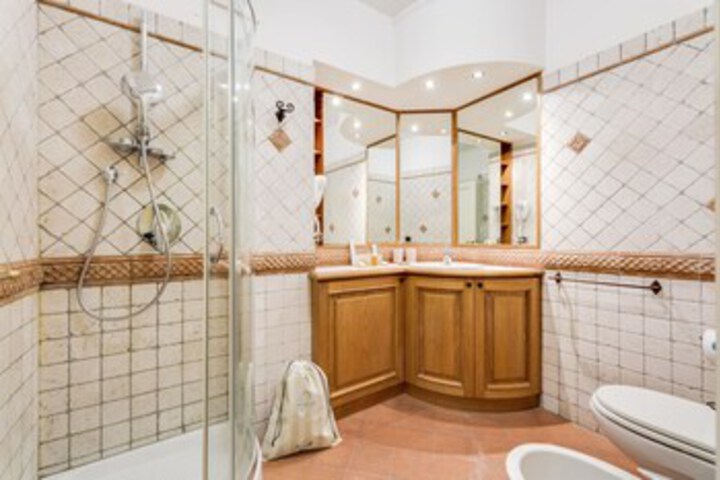 Room 4 of 35