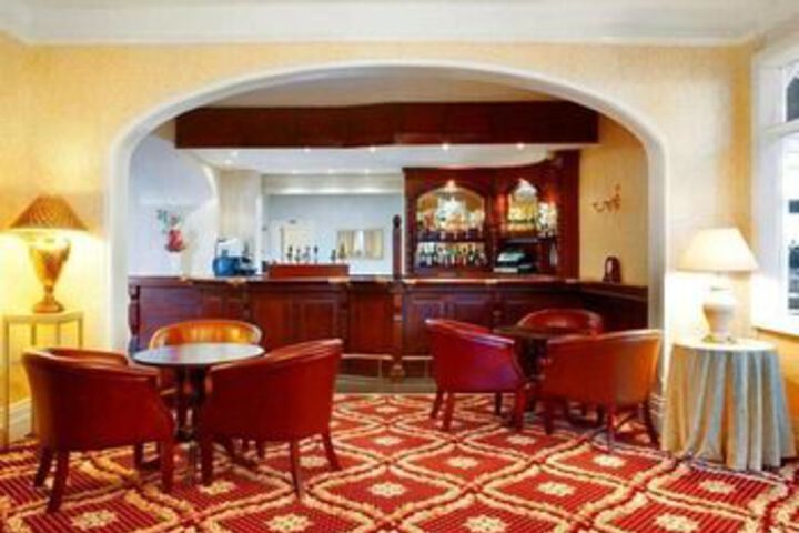 Hotel Bar