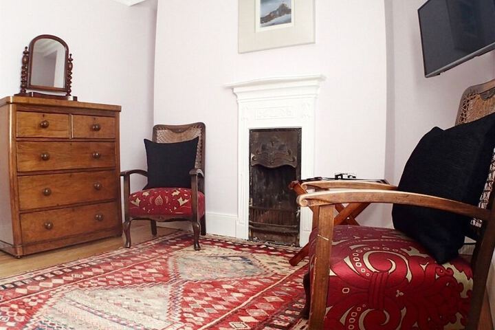 Room 32 of 103
