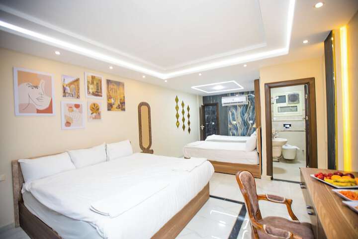 Room 80 of 177