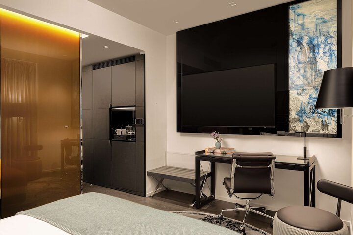 Room 65 of 171