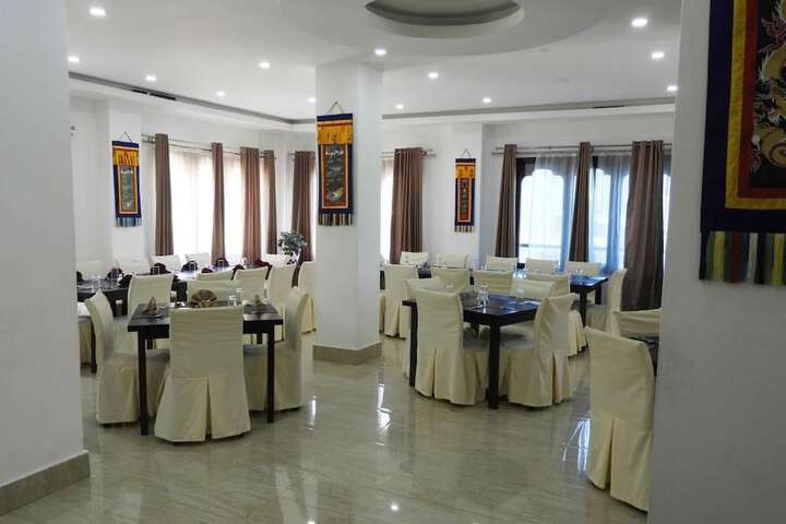 YARDROLING HOTEL