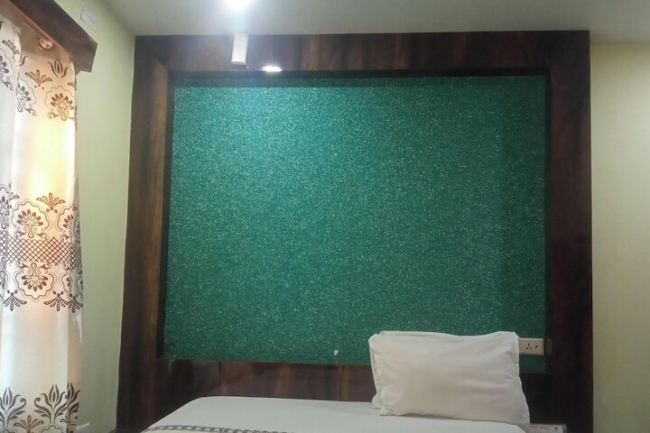 Room 5 of 22