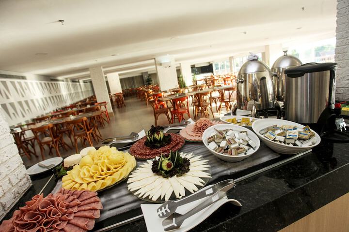 Breakfast/Coffee Service 102 of 122