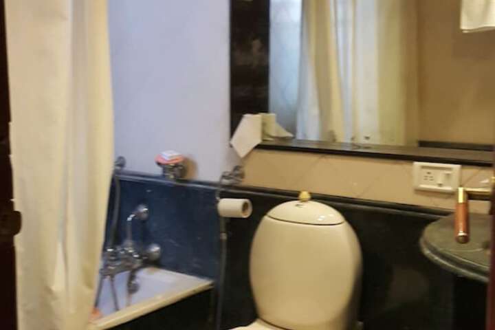 Room 15 of 19