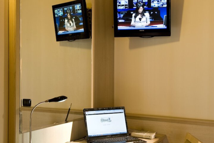 In-room business center
