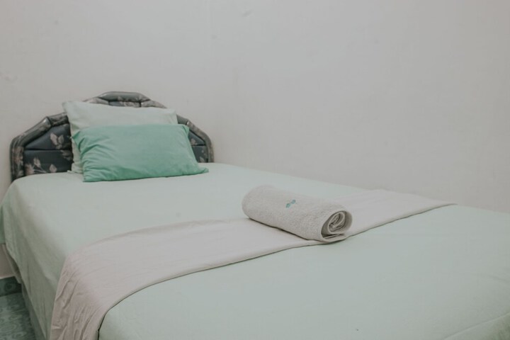 Room 8 of 16