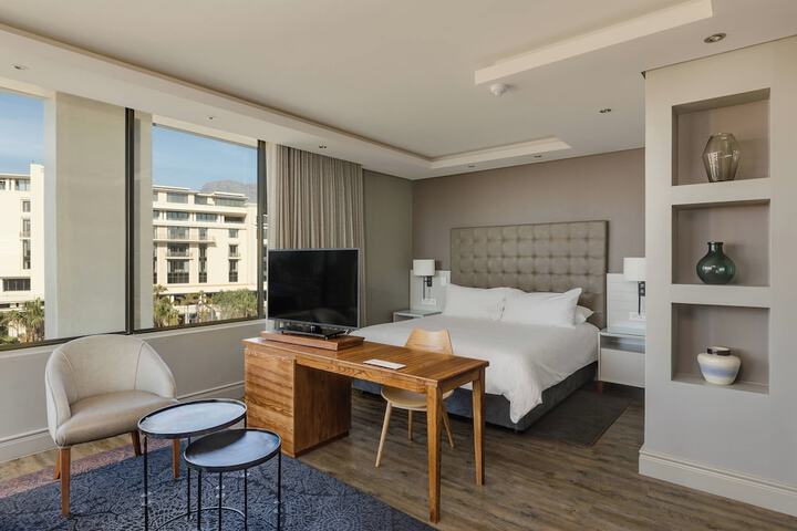 Room 10 of 125