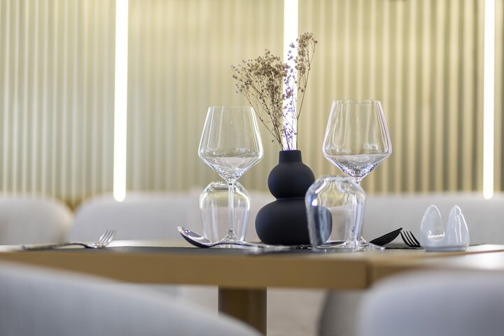 Dining 102 of 123