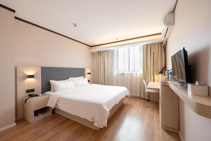 Room 18 of 47