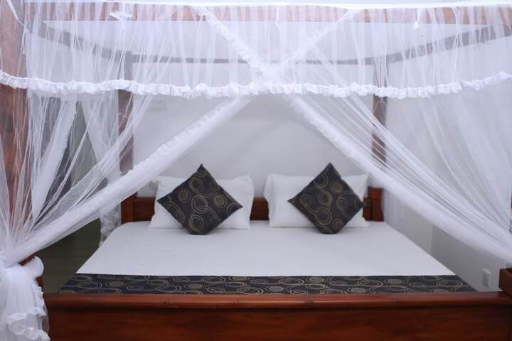 Room 6 of 20