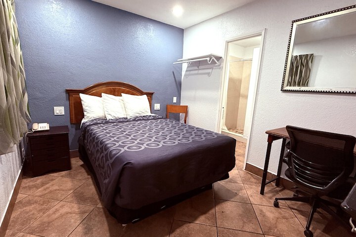 2 Double Beds (14 of 37)