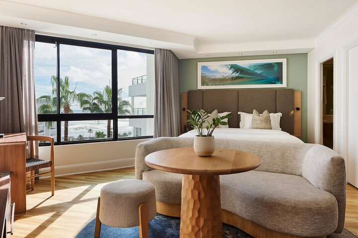 Room 34 of 204