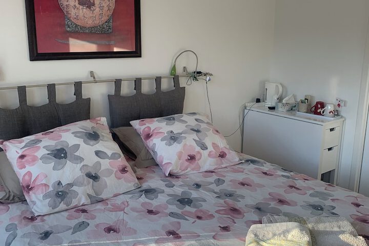 Room 3 of 8