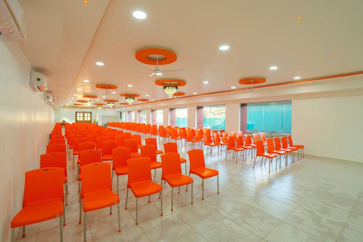 Ballroom/Hall 27 of 43