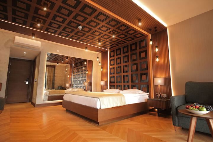 Room 7 of 50