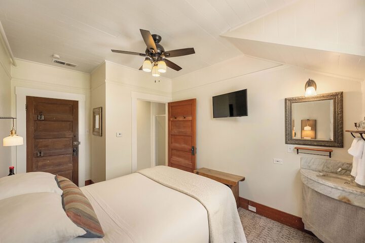 Room 35 of 113