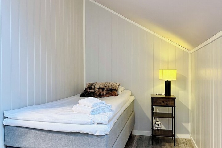 Room 26 of 47