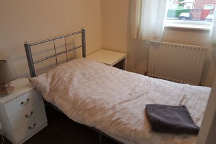 Room 32 of 35