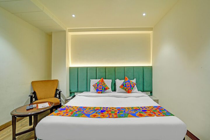 Room 8 of 30