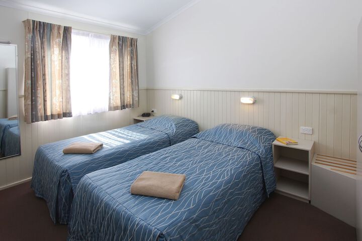 Room 6 of 35