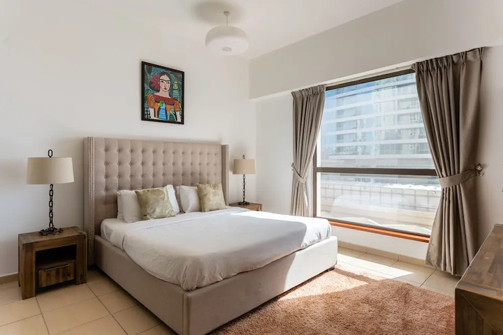 Room 4 of 11